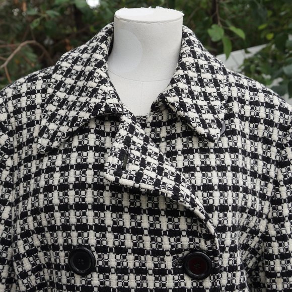 Black and White Plaid Jacket - Picture 4 of 5